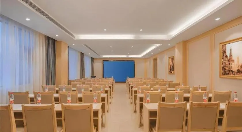 Vienna Hotel Yuxi Hongta Avenue High-Speed Railway Station