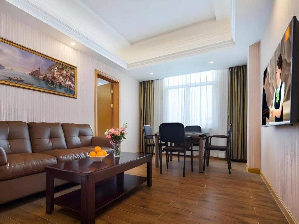 Vienna Hotel Guangdong Huidong Herung Pedestrian Street