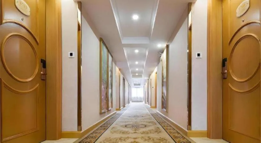 Vienna Hotel Guangdong Huidong Herung Pedestrian Street