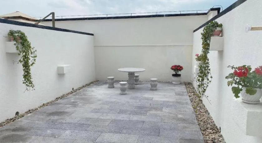 Vienna Hotel Lincang New Asia Pacific Times Square