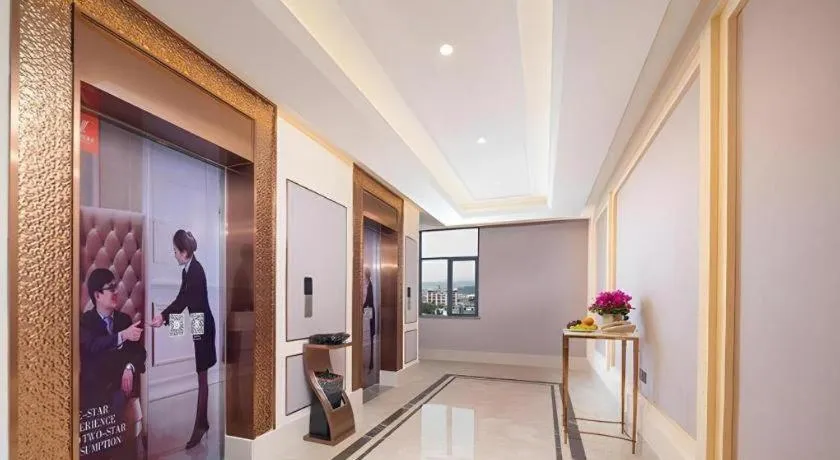 Vienna Hotel Lincang New Asia Pacific Times Square