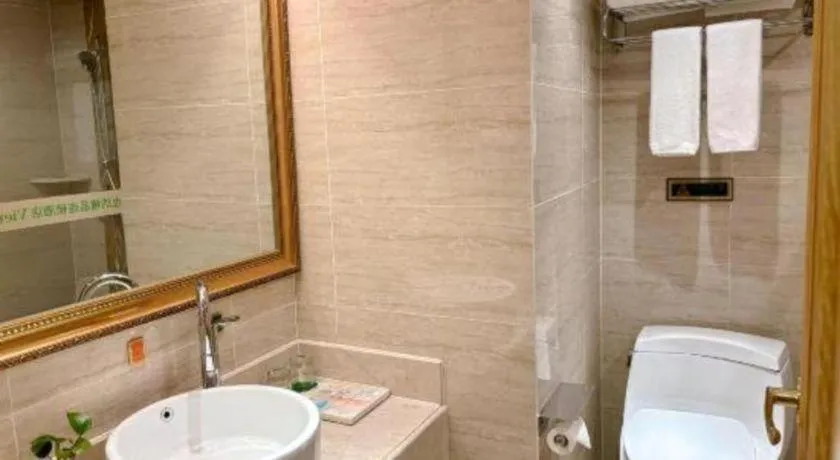 Vienna Hotel Guangxi Zhongshan Central Plaza West High-Speed Railway Station