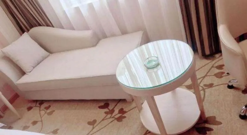 Vienna Hotel Guangxi Zhongshan Central Plaza West High-Speed Railway Station