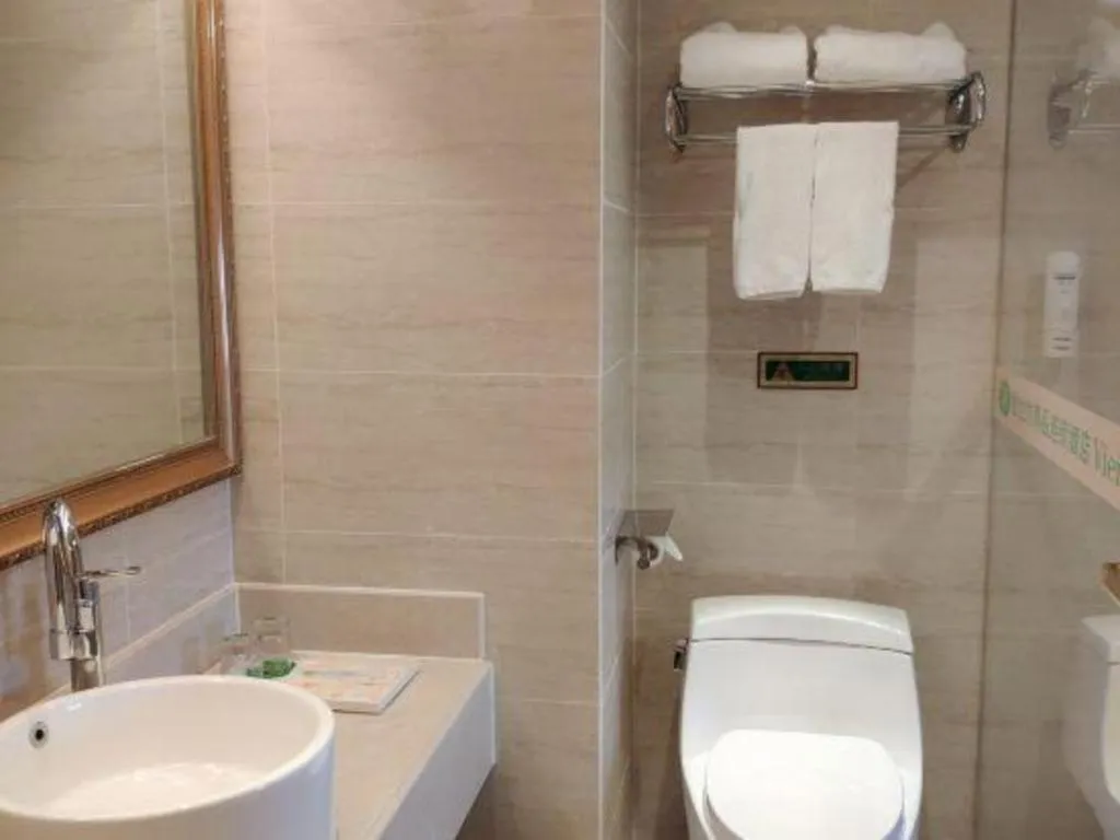 Vienna Hotel Guangxi Zhongshan Central Plaza West High-Speed Railway Station