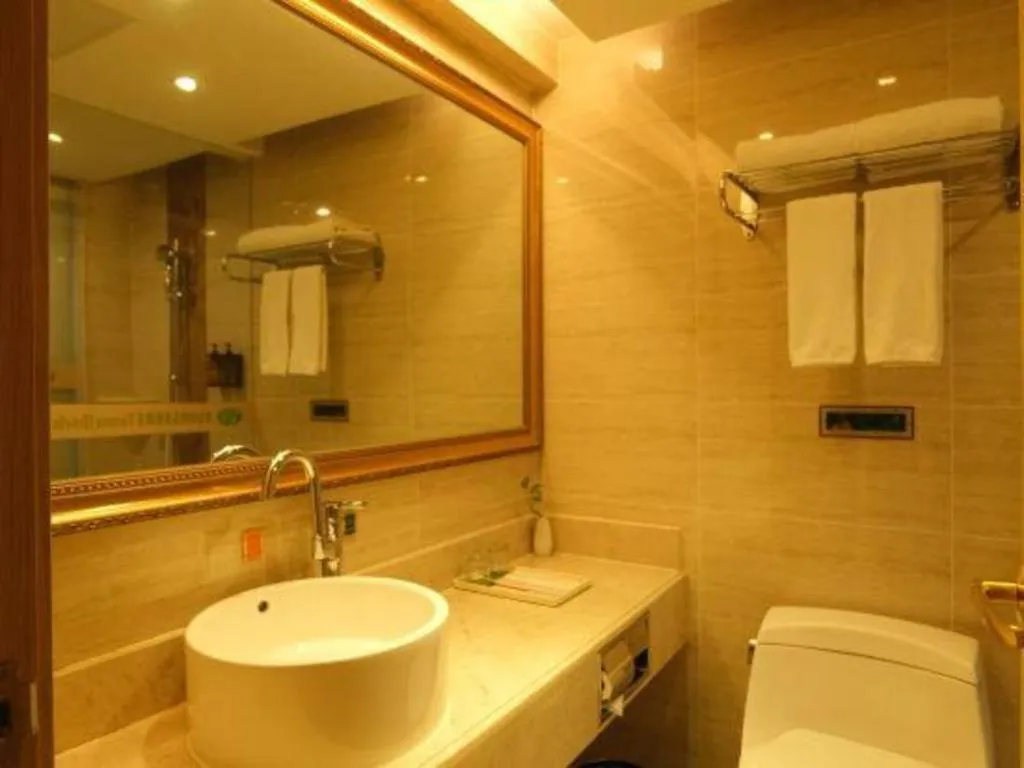 Vienna Hotel Guangxi Zhongshan Central Plaza West High-Speed Railway Station