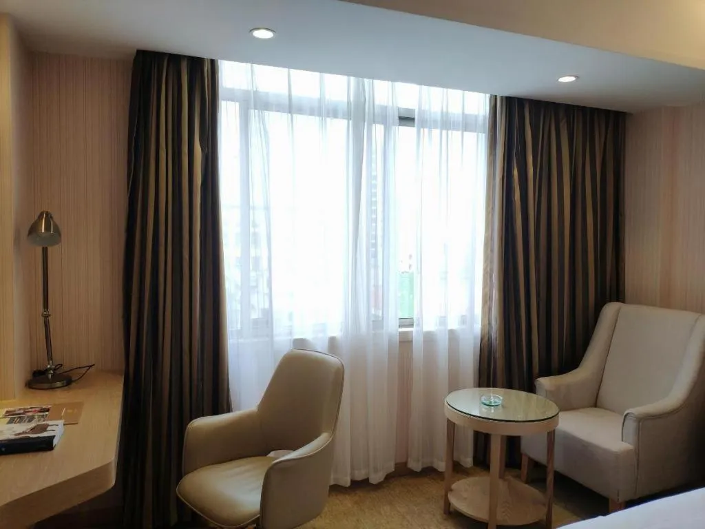 Vienna Hotel Guangxi Zhongshan Central Plaza West High-Speed Railway Station