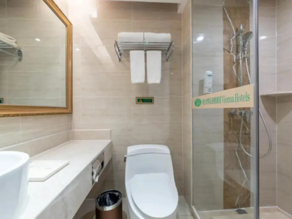 Vienna Hotel Guangxi Zhongshan Central Plaza West High-Speed Railway Station