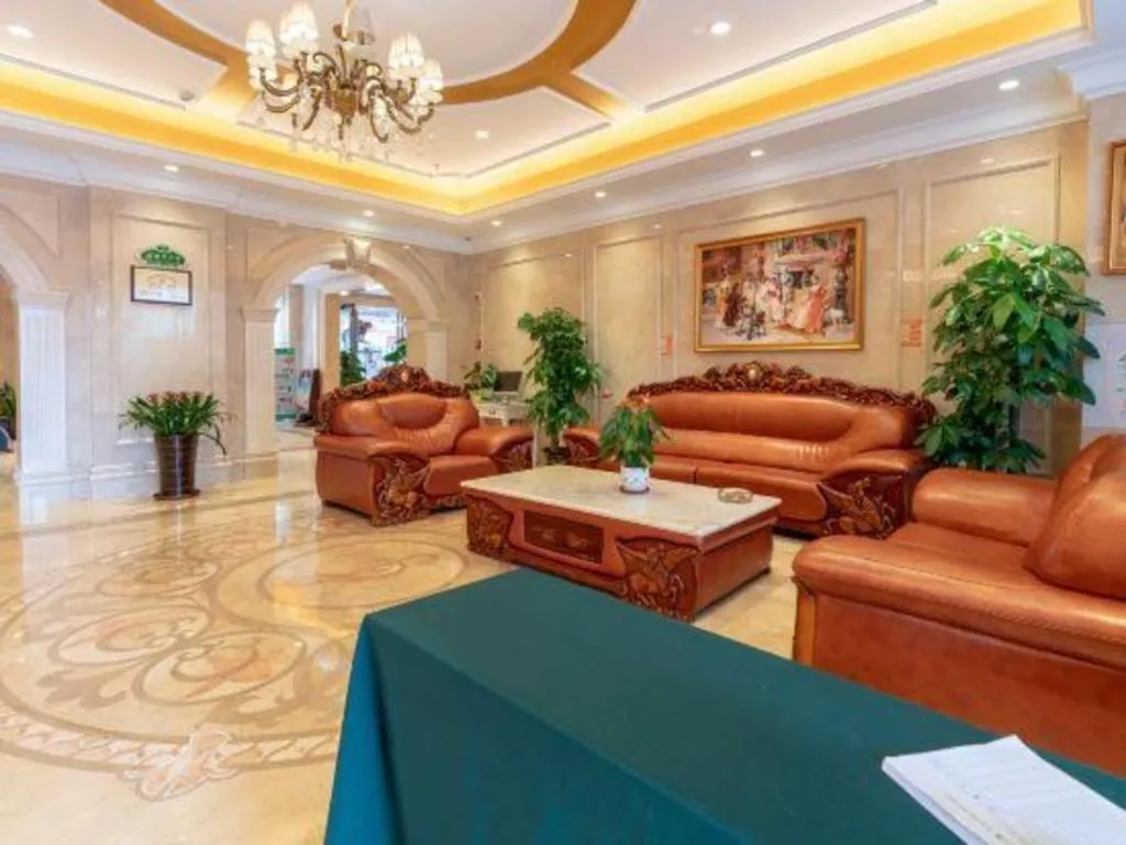 Vienna Hotel Guangxi Zhongshan Central Plaza West High-Speed Railway Station