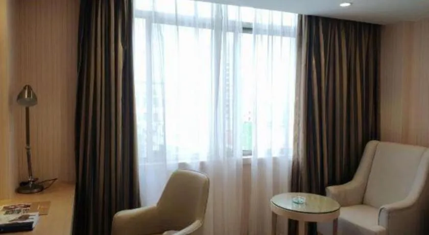 Vienna Hotel Guangxi Zhongshan Central Plaza West High-Speed Railway Station