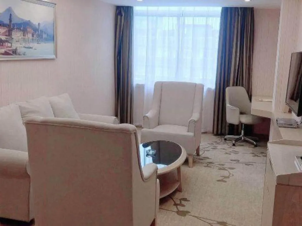 Vienna Hotel Guangxi Zhongshan Central Plaza West High-Speed Railway Station