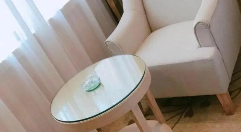 Vienna Hotel Guangxi Zhongshan Central Plaza West High-Speed Railway Station