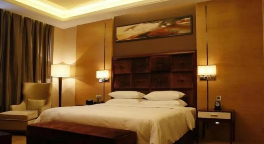 Bed in Venus Royal Hotel Shenzhen International Exhibition Center