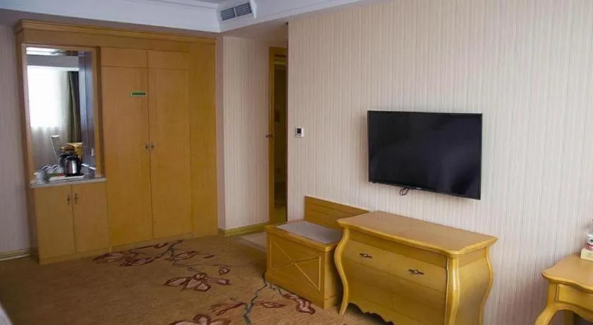 Vienna Hotel Tianjin 5th Avenue Youyi Road Cultural Center Metro Station