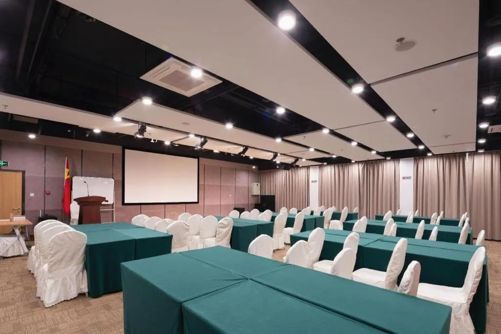 Vienna Hotel Tianjin 5th Avenue Youyi Road Cultural Center Metro Station