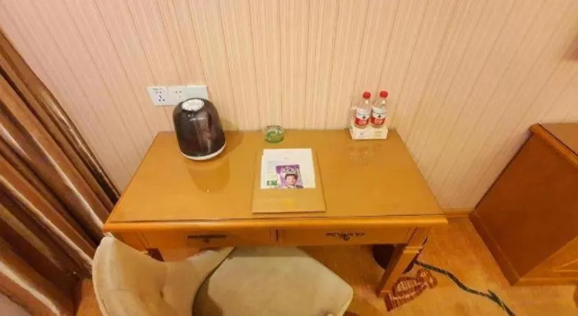 Vienna Hotel Guangxi Yulin Rong County Guinan Road