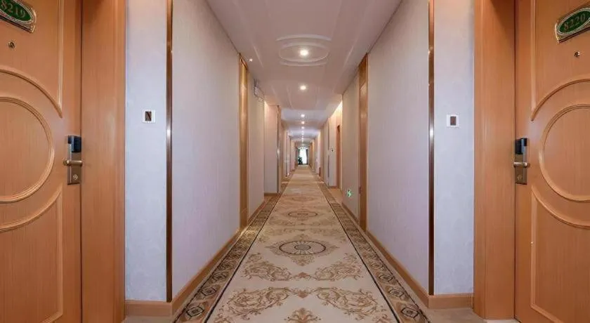 Vienna Hotel Shenzhen Pingdi Huancheng South Road