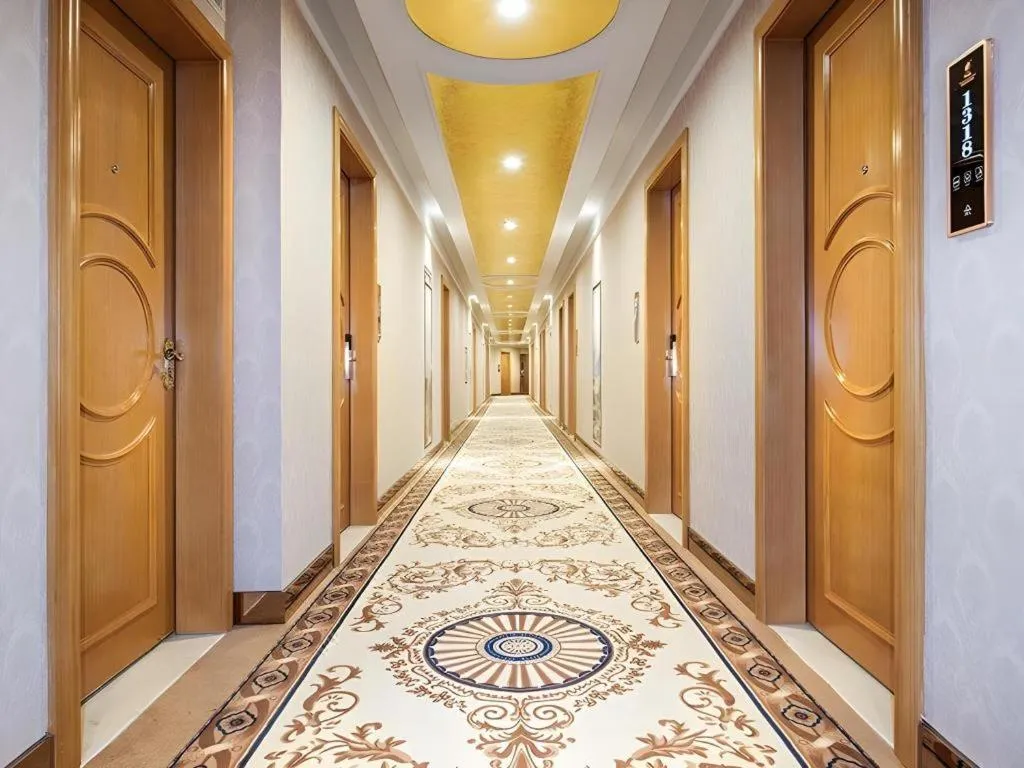 Vienna Hotel Shenzhen Pingdi Huancheng South Road