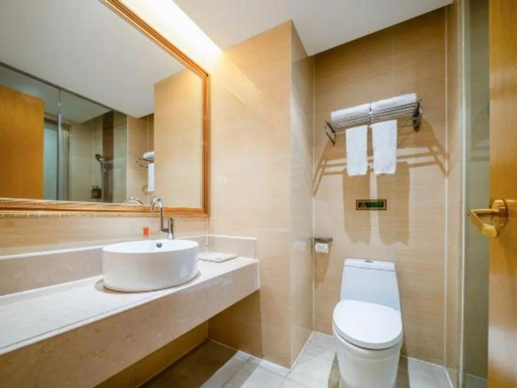 Vienna Hotel Shenzhen Pingdi Huancheng South Road