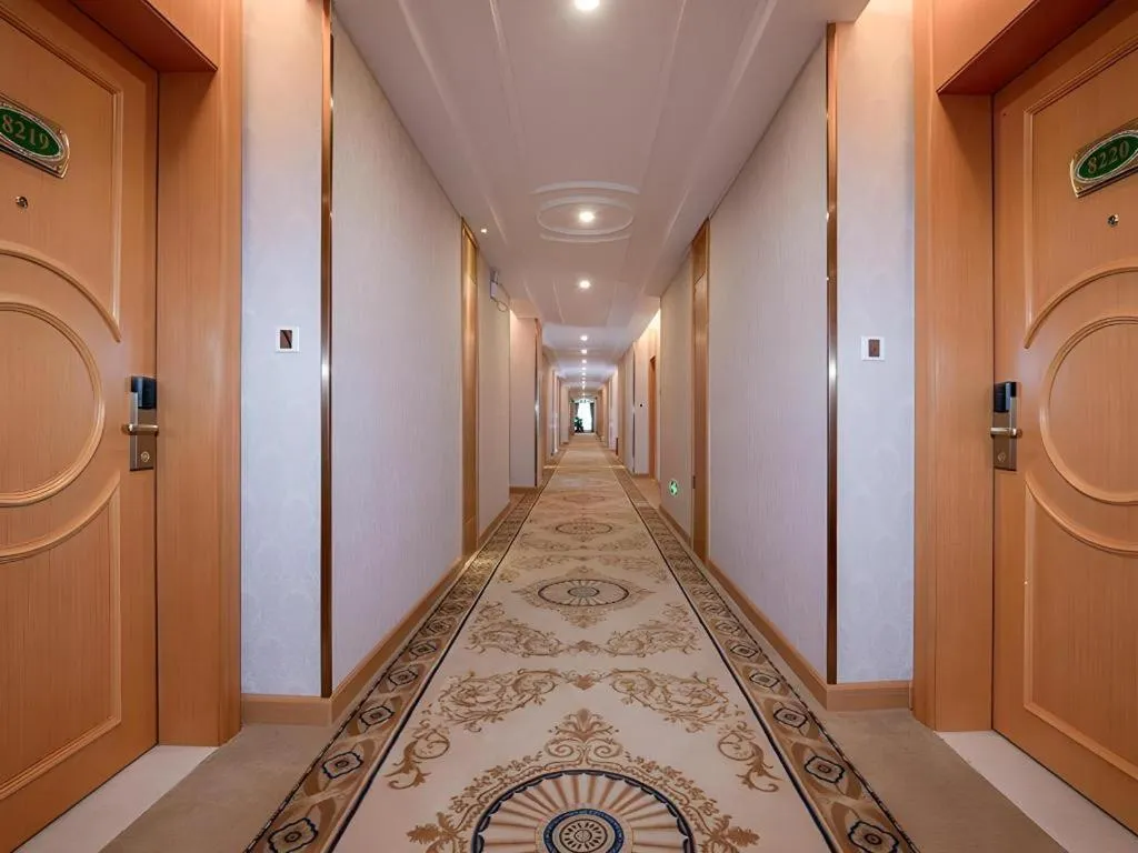 Vienna Hotel Shenzhen Pingdi Huancheng South Road