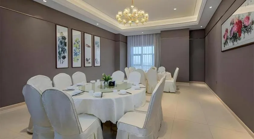 Vienna Hotel Shaanxi Hanzhong Central Square High-Speed Railway Station