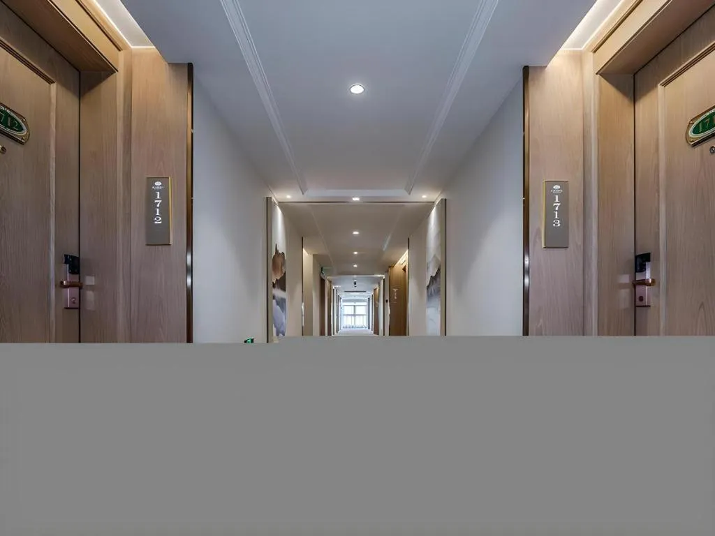 Vienna Hotel Shaanxi Hanzhong Central Square High-Speed Railway Station