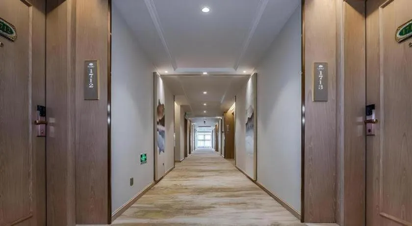 Vienna Hotel Shaanxi Hanzhong Central Square High-Speed Railway Station