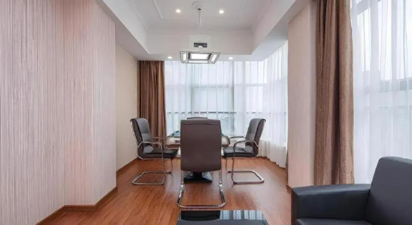 Vienna Hotel Guangzhou North Station Huaguoshan Metro Station