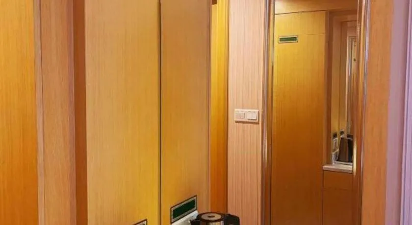 Vienna Hotel Guangzhou North Station Huaguoshan Metro Station