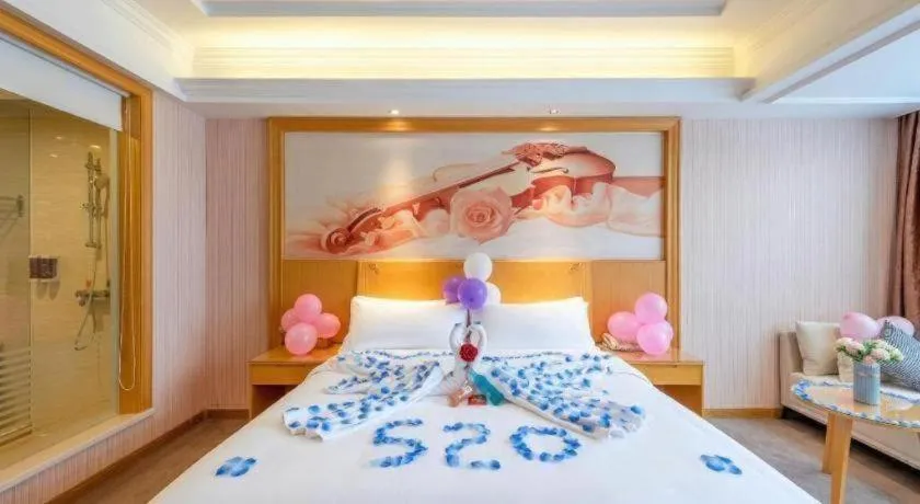 Bed in Vienna Hotel Guangzhou North Station Huaguoshan Metro Station