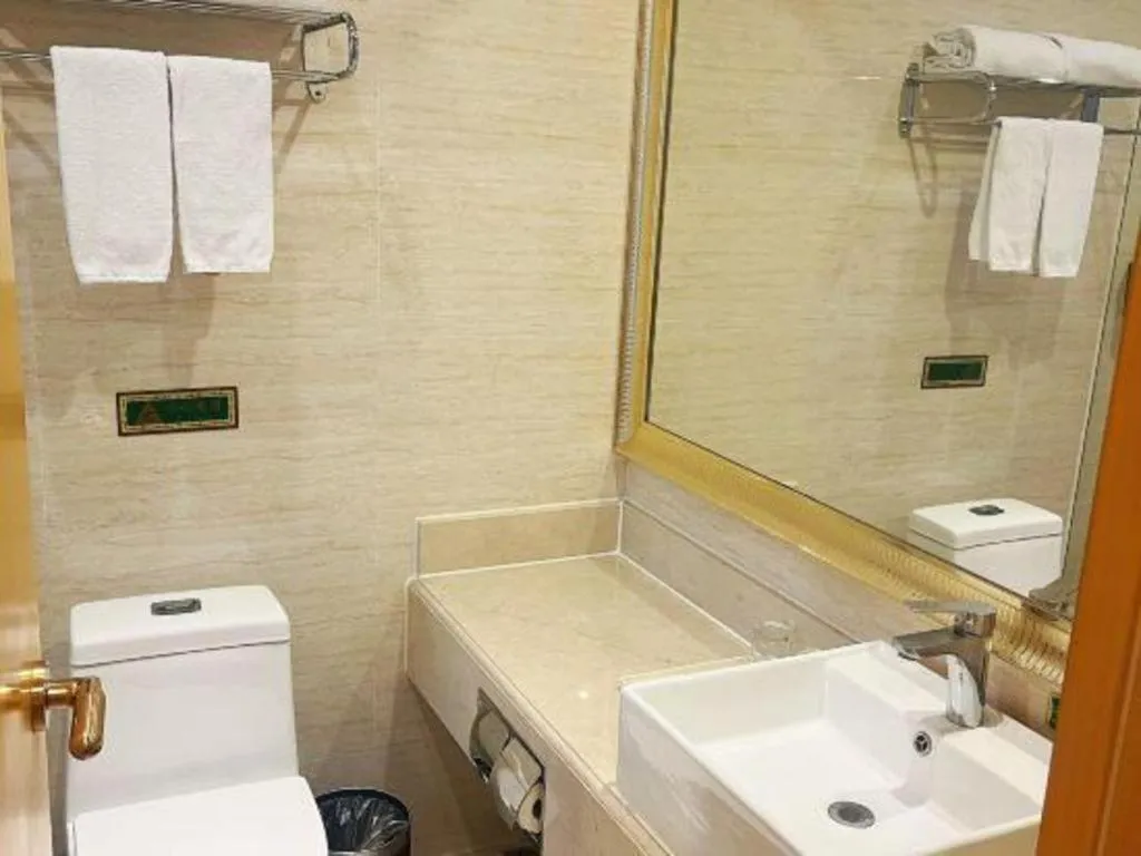 Vienna Hotel Guangzhou North Station Huaguoshan Metro Station