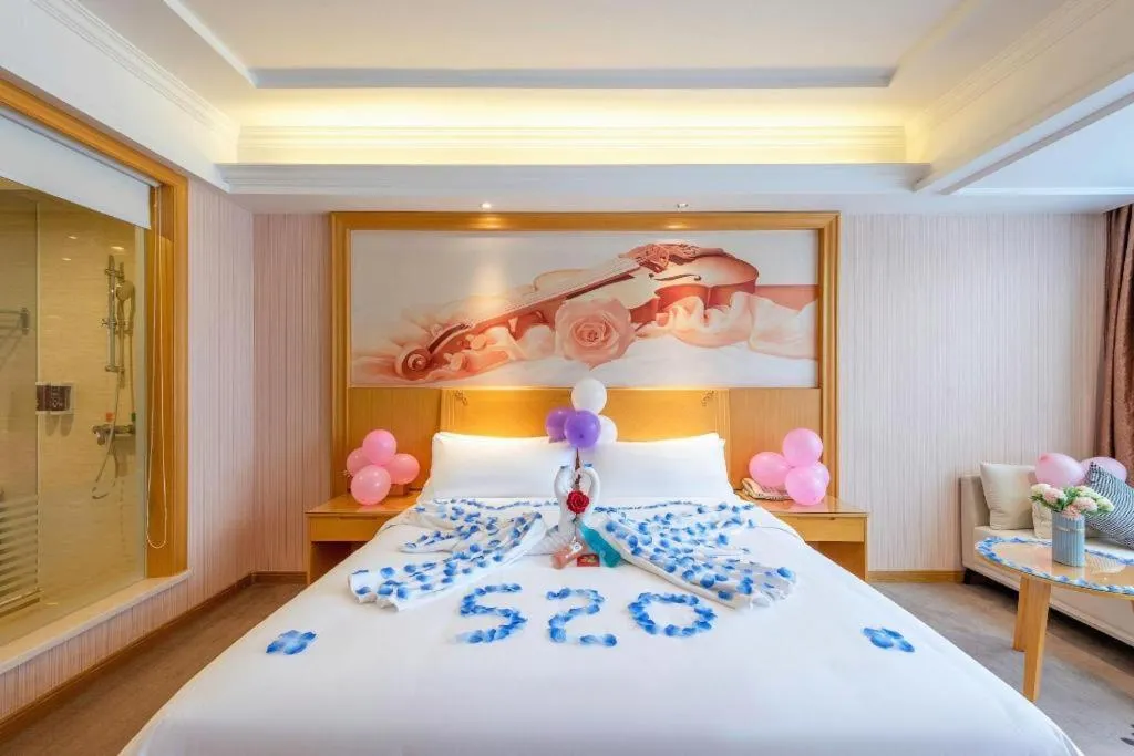 Bed in Vienna Hotel Guangzhou North Station Huaguoshan Metro Station