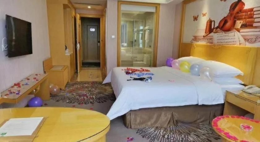 Bed in Vienna Hotel Guangzhou North Station Huaguoshan Metro Station