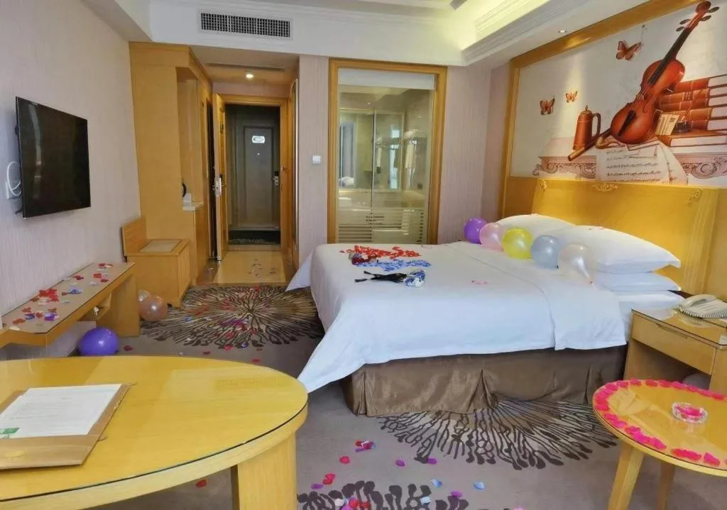 Bed in Vienna Hotel Guangzhou North Station Huaguoshan Metro Station