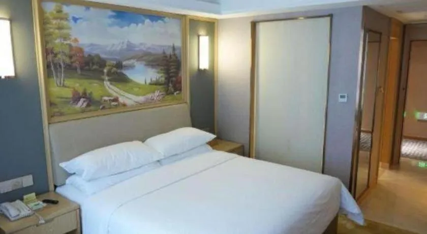 Bed in Vienna Hotel Guangdong Zhongshan South Area Passenger Station
