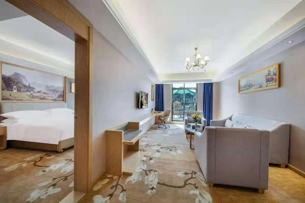 Bed in Vienna Hotel Guangdong Zhongshan South Area Passenger Station