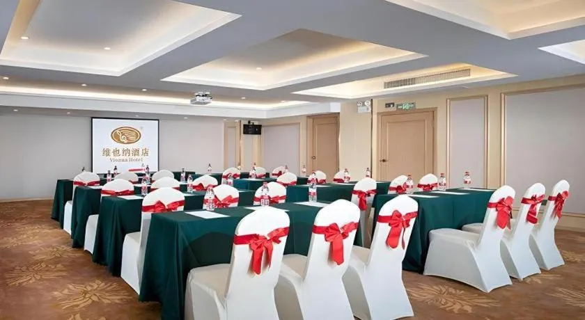 Vienna Hotel Guangdong Foshan West Station Airport Luocun