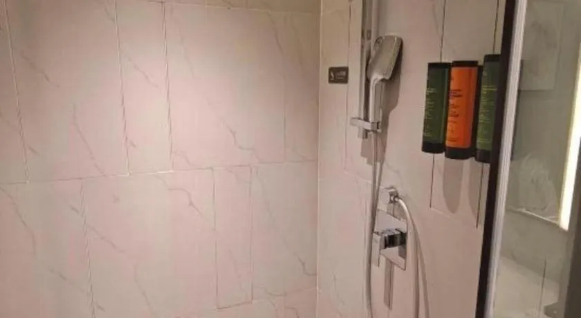 Vienna Hotel Guangdong Foshan West Station Airport Luocun