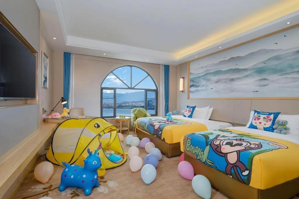 Bed in Vienna Hotel Yunnan Dali Erhai Lake