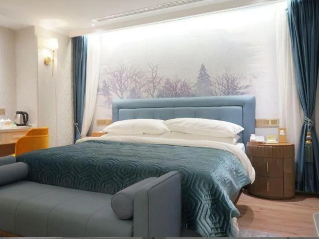 Bed in Vienna Hotel Kunming Beijing Road Chuanxin Gulou Metro Station