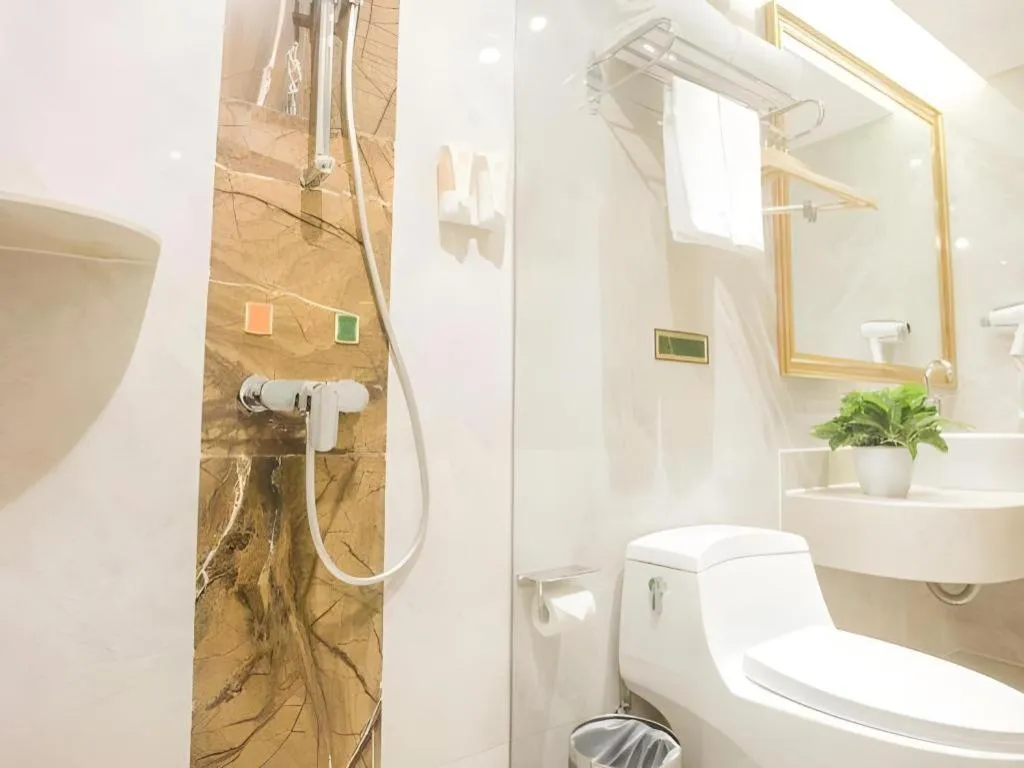 Vienna Hotel Shanghai Hongqiao National Exhibition Cente Sijing Metro Station