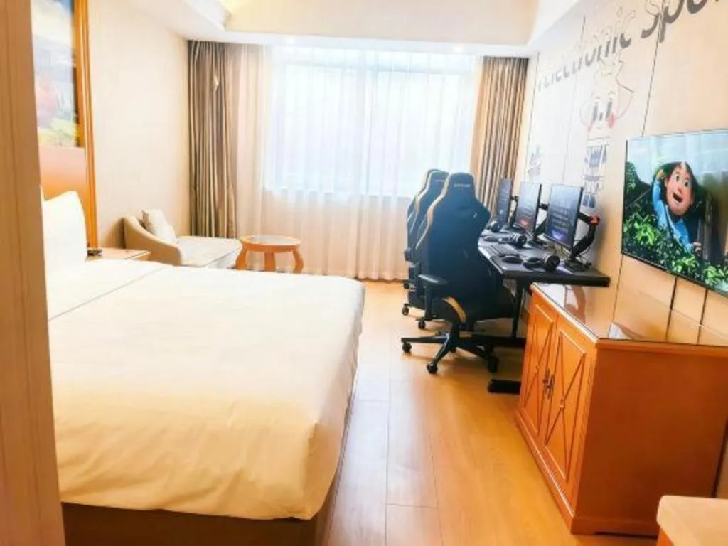 Bed in Vienna Hotel Shanghai Hongqiao National Exhibition Cente Sijing Metro Station