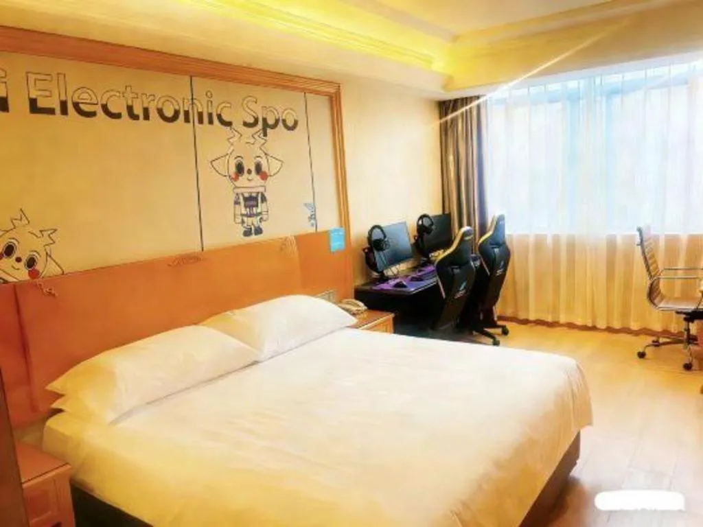 Bed in Vienna Hotel Shanghai Hongqiao National Exhibition Cente Sijing Metro Station