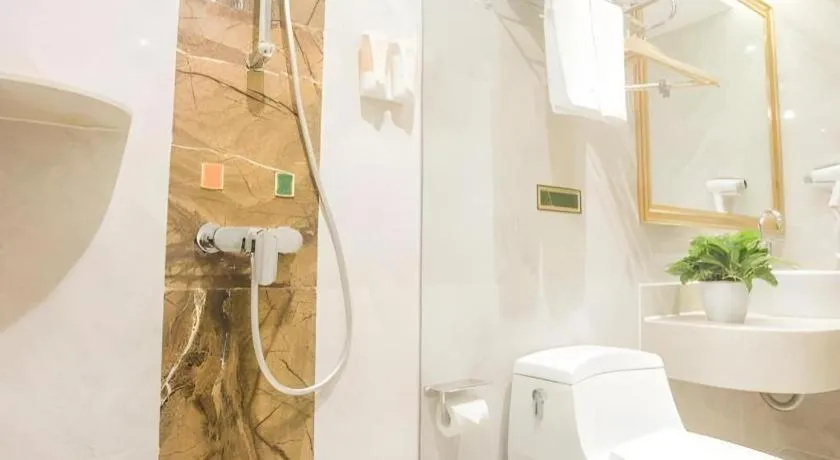 Vienna Hotel Shanghai Hongqiao National Exhibition Cente Sijing Metro Station