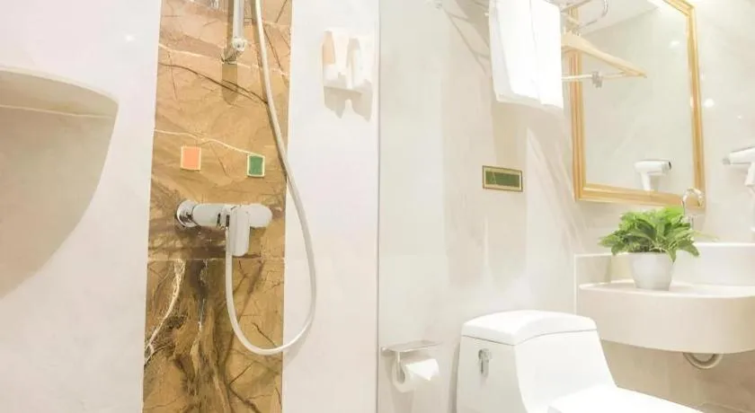 Vienna Hotel Shanghai Hongqiao National Exhibition Cente Sijing Metro Station