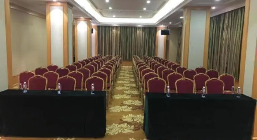 Vienna Hotel Guangdong Shaoguan Renhua Danxiashan County Center