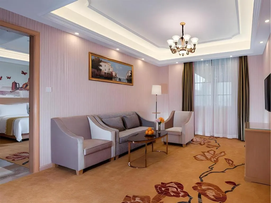 Vienna Hotel Chengdu Chadianzi Toursim Center