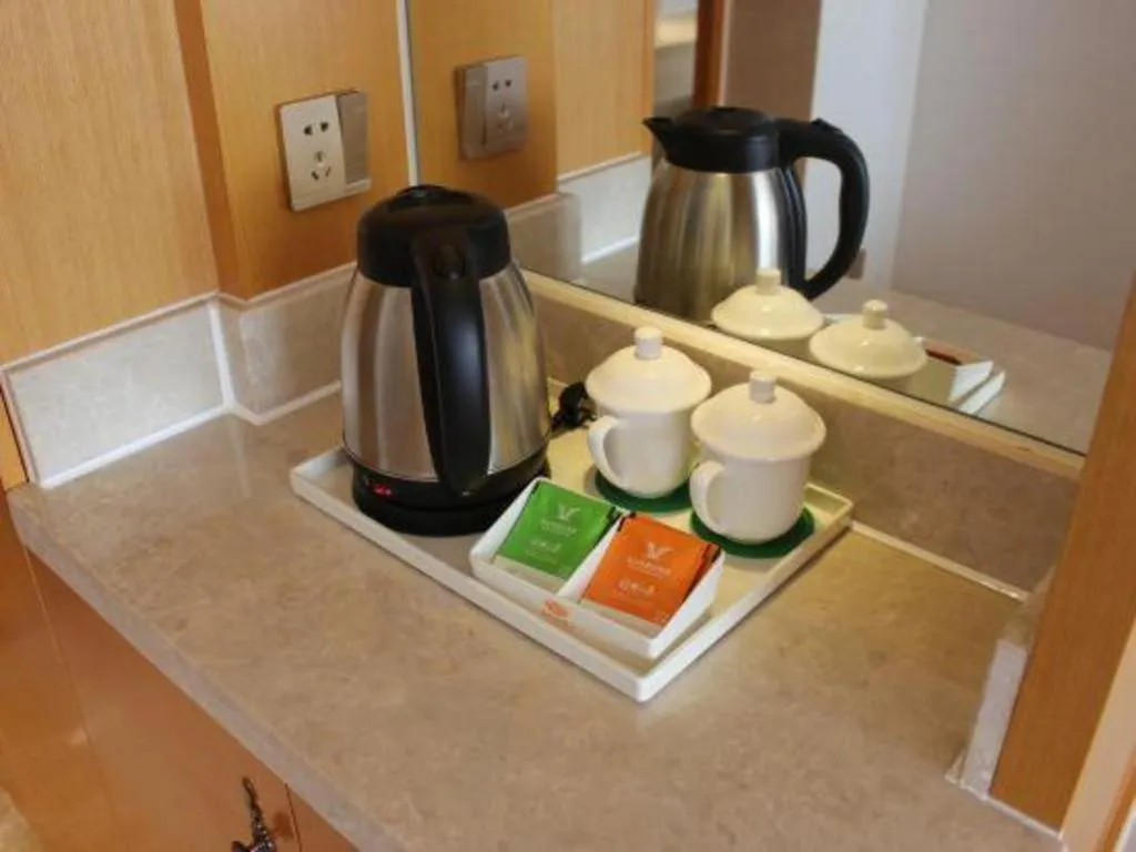 Vienna Hotel Guangdong Zhaoqing Sihui Center Jade Expo Market