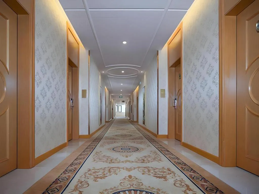 Vienna Hotel Guangdong Zhaoqing Sihui Center Jade Expo Market