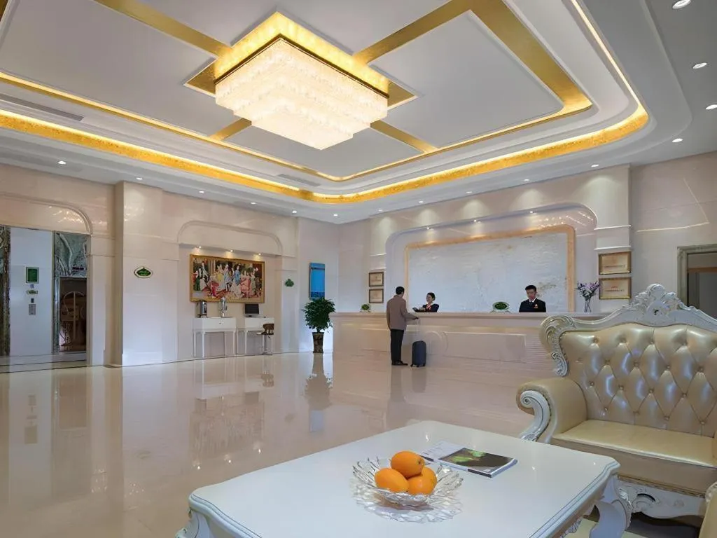 Vienna Hotel Guangdong Zhaoqing Sihui Center Jade Expo Market