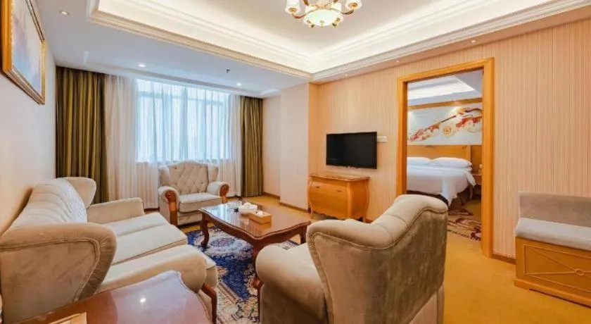 Vienna Hotel Guangdong Shantou South Bus Station